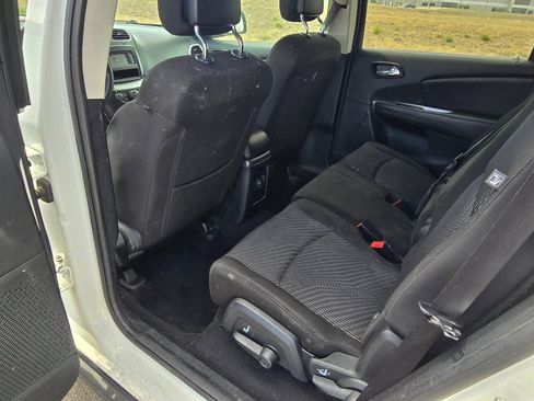 Used 2020 Dodge Journey SE FWD image 13