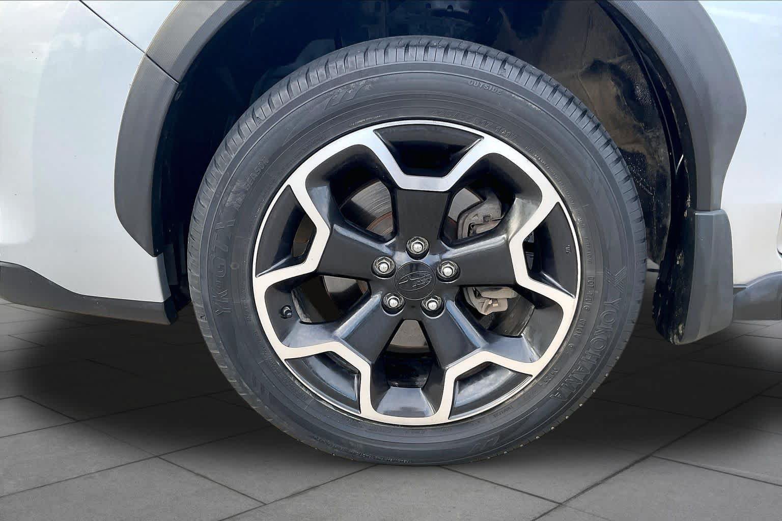 Used 2013 Subaru Crosstrek 2.0i Limited w/ Popular Pkg 2 AWD/4WD image 11