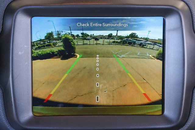 Used 2023 Jeep Renegade Latitude AWD/4WD image 17