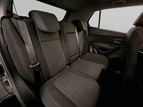 Used 2019 Chevrolet Trax LS w/ Tint and Cruise Package AWD/4WD image 27