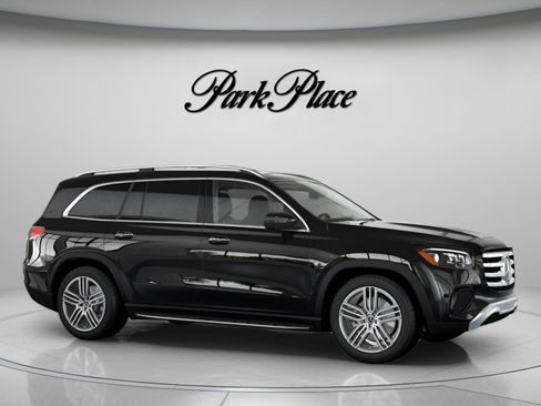 New 2026 Mercedes-Benz GLS 450 4MATIC image 30