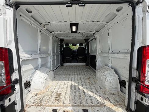 Used 2025 RAM ProMaster 2500 w/ Convenience Group FWD image 27