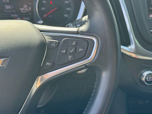Used 2020 Chevrolet Equinox LT FWD image 19