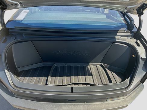 Used 2024 Tesla Cybertruck AWD Crew Cab image 34