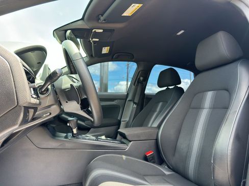 Used 2022 Honda Civic Sport image 9
