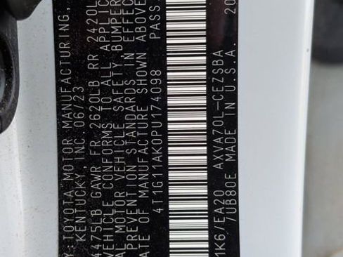 Used 2023 Toyota Camry SE image 11