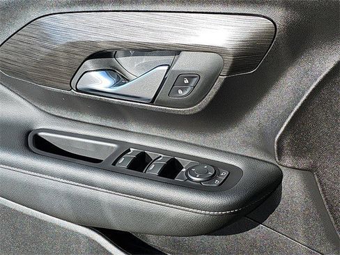 Certified 2024 GMC Terrain SLE w/ Driver Convenience Package image 1