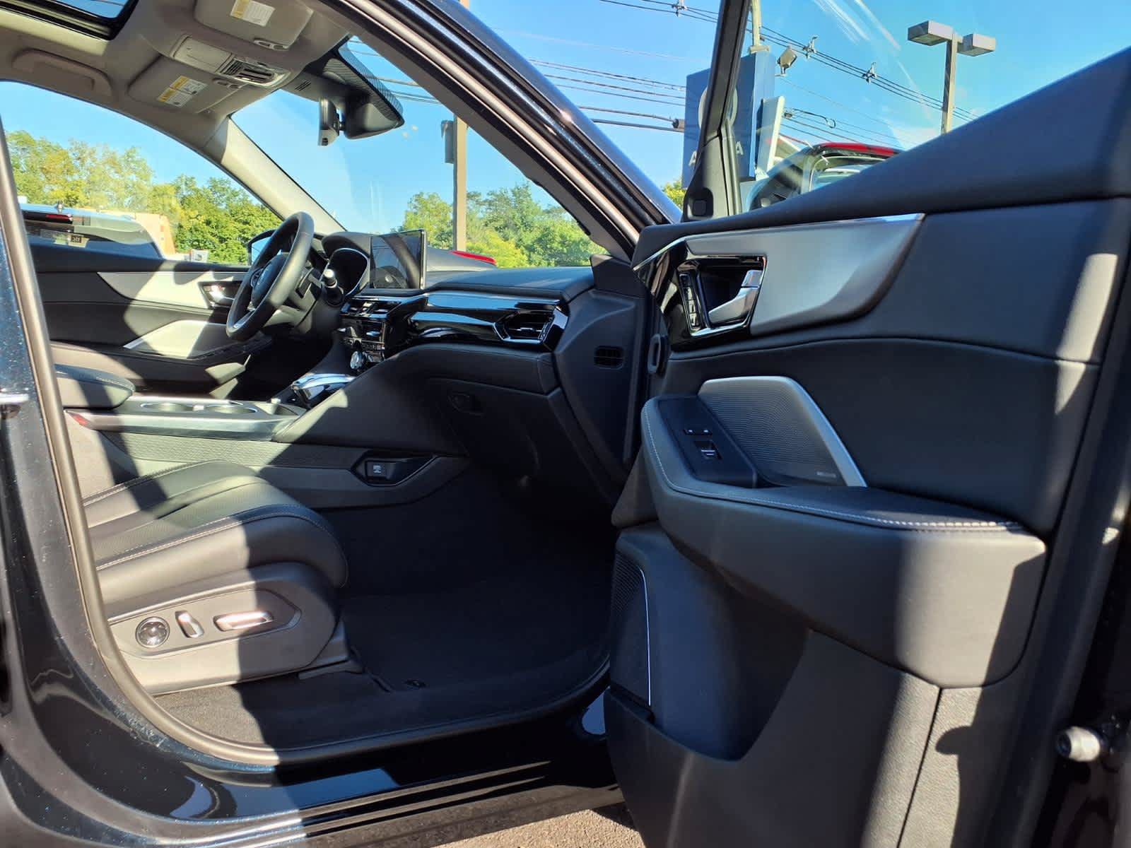 Certified 2026 Acura MDX w/ Technology Package AWD/4WD image 31