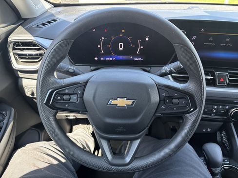 Used 2025 Chevrolet TrailBlazer LT AWD/4WD image 18