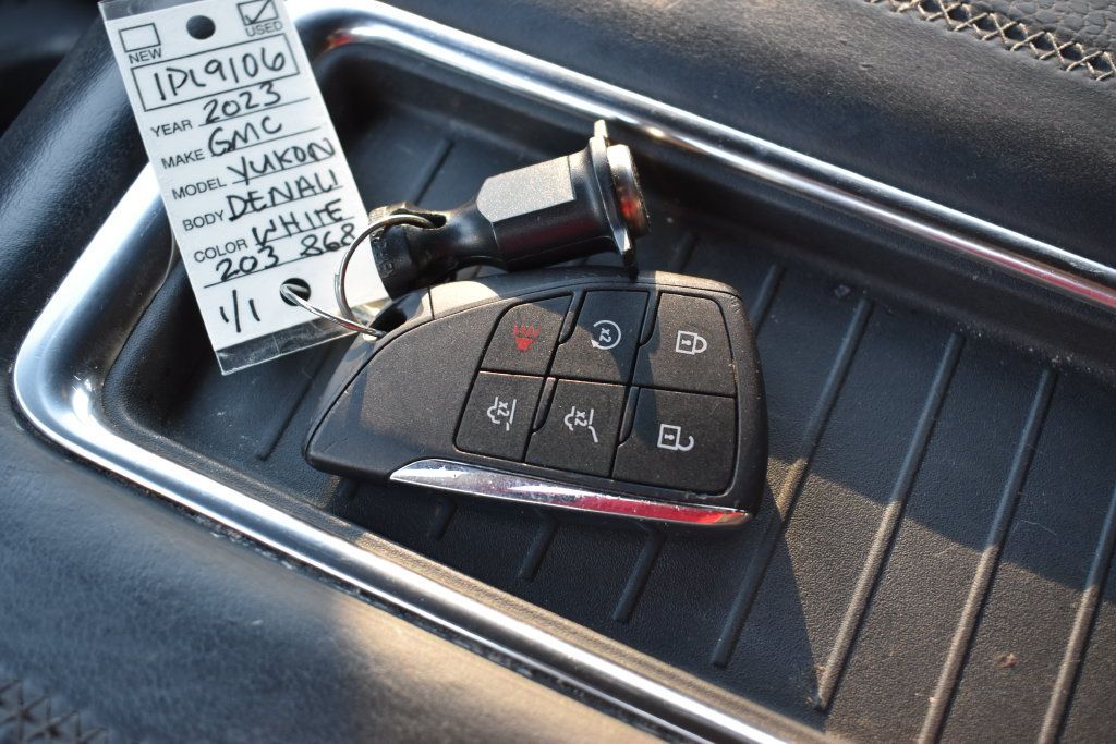 Used 2023 GMC Yukon Denali AWD/4WD image 14