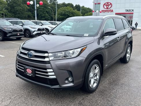 Used 2019 Toyota Highlander Limited AWD/4WD image 3