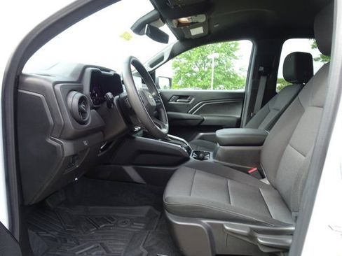 Used 2024 Chevrolet Colorado W/T RWD image 10