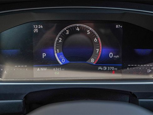 New 2024 Volkswagen Tiguan SE image 16