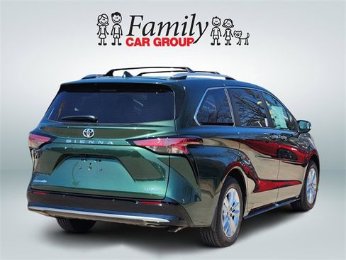 New 2026 Toyota Sienna Limited image 4
