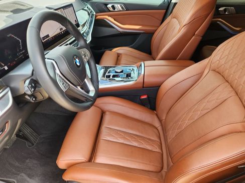 Used 2025 BMW X7 xDrive40i AWD/4WD image 13