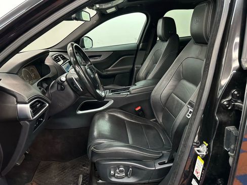 Used 2018 Jaguar F-PACE S image 10