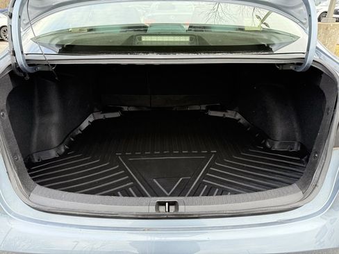 Used 2021 Toyota Corolla LE image 33