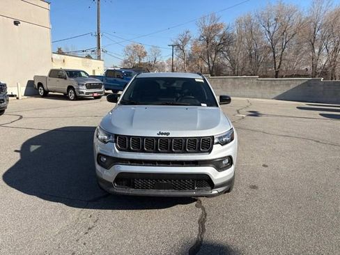 New 2026 Jeep Compass Latitude image 8