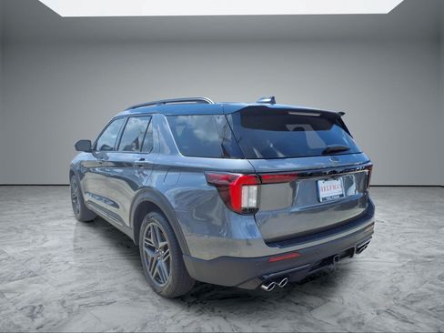 Used 2025 Ford Explorer ST RWD image 5