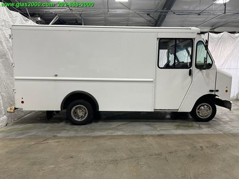 Used 2016 Ford E-350 and Econoline 350 Super Duty w/ A/C Prep Package image 8