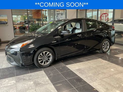 Used 2020 Toyota Prius Limited w/ Premium Convenience Package FWD image 3