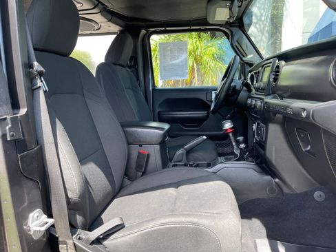 Used 2018 Jeep Wrangler Sport AWD/4WD image 21