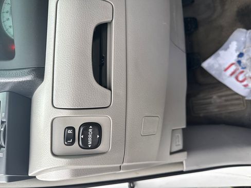 Used 2008 Toyota Camry LE image 30