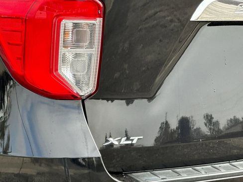 Certified 2022 Ford Explorer XLT image 27