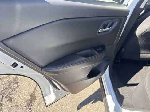 Used 2024 Nissan Rogue SV image 20