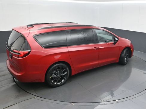 New 2026 Chrysler Pacifica Select w/ S Appearance Package image 43