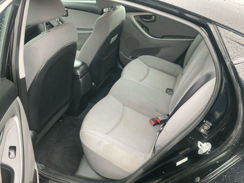 Used 2015 Hyundai Elantra SE w/ Option Group 02 FWD image 15