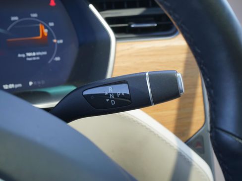 Used 2018 Tesla Model X 75D AWD/4WD image 21