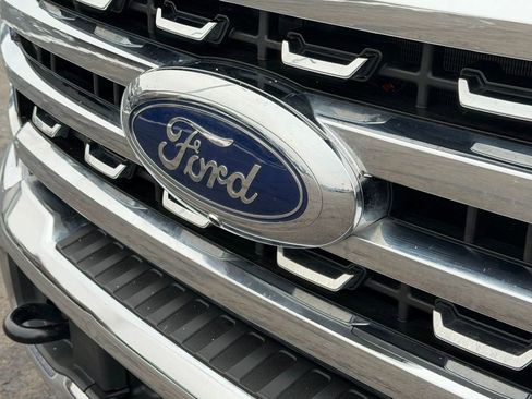 Used 2025 Ford F250 Lariat w/ Chrome Package image 12