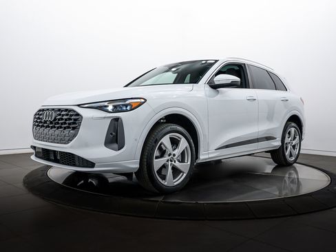 Certified 2025 Audi Q5 Premium Plus w/ Premium Plus image 6