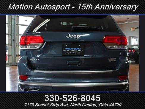 Used 2020 Jeep Grand Cherokee Summit AWD/4WD image 9