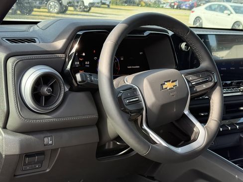 New 2025 Chevrolet Colorado LT w/ LT Convenience Package image 12