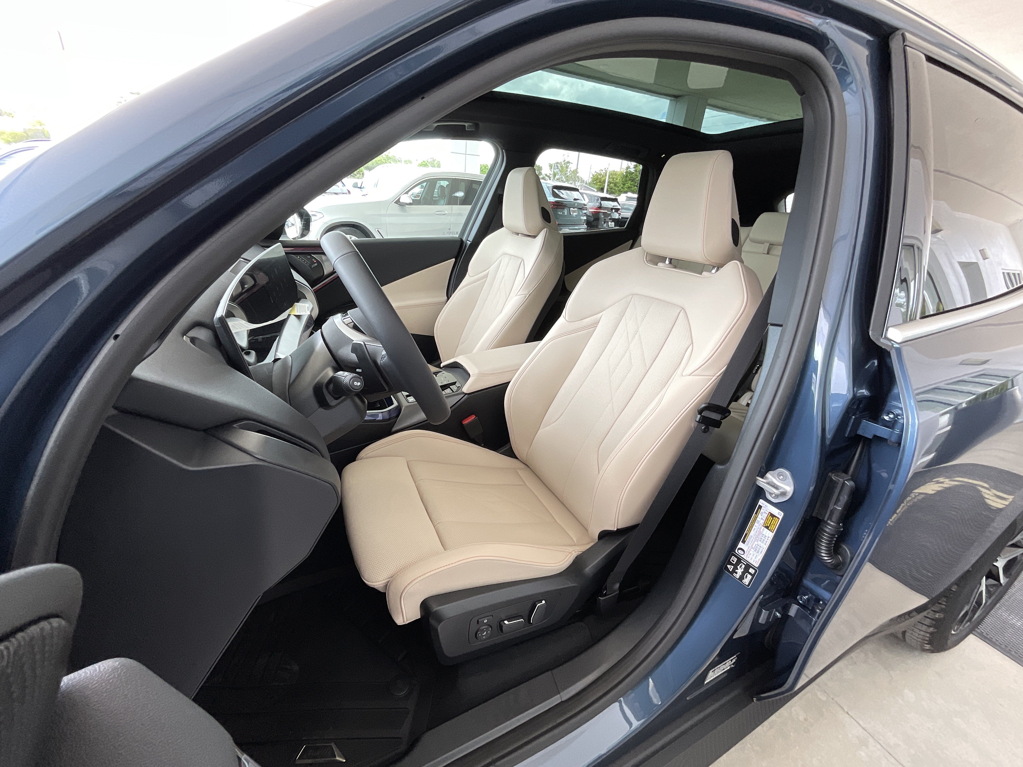 Used 2026 BMW X3 xDrive30i w/ Premium Package AWD/4WD image 11