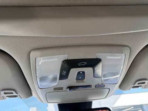 Used 2020 Toyota Sienna XLE w/ XLE Navigation Package AWD/4WD image 24