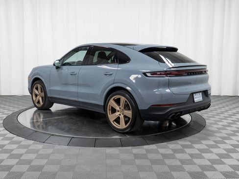 Certified 2024 Porsche Cayenne Coupe AWD/4WD image 3