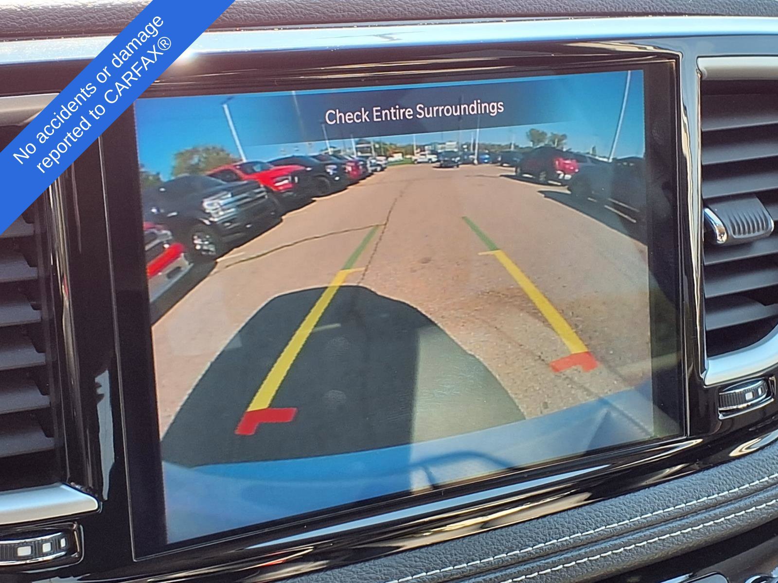 Used 2024 Chrysler Pacifica Limited FWD image 25