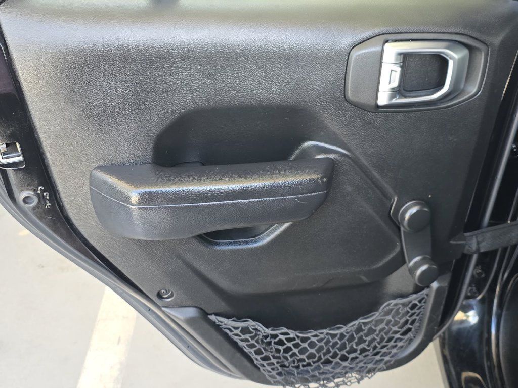Used 2023 Jeep Wrangler Unlimited Sport AWD/4WD image 31