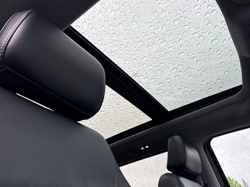 Certified 2022 Ford F150 Lariat RWD image 16