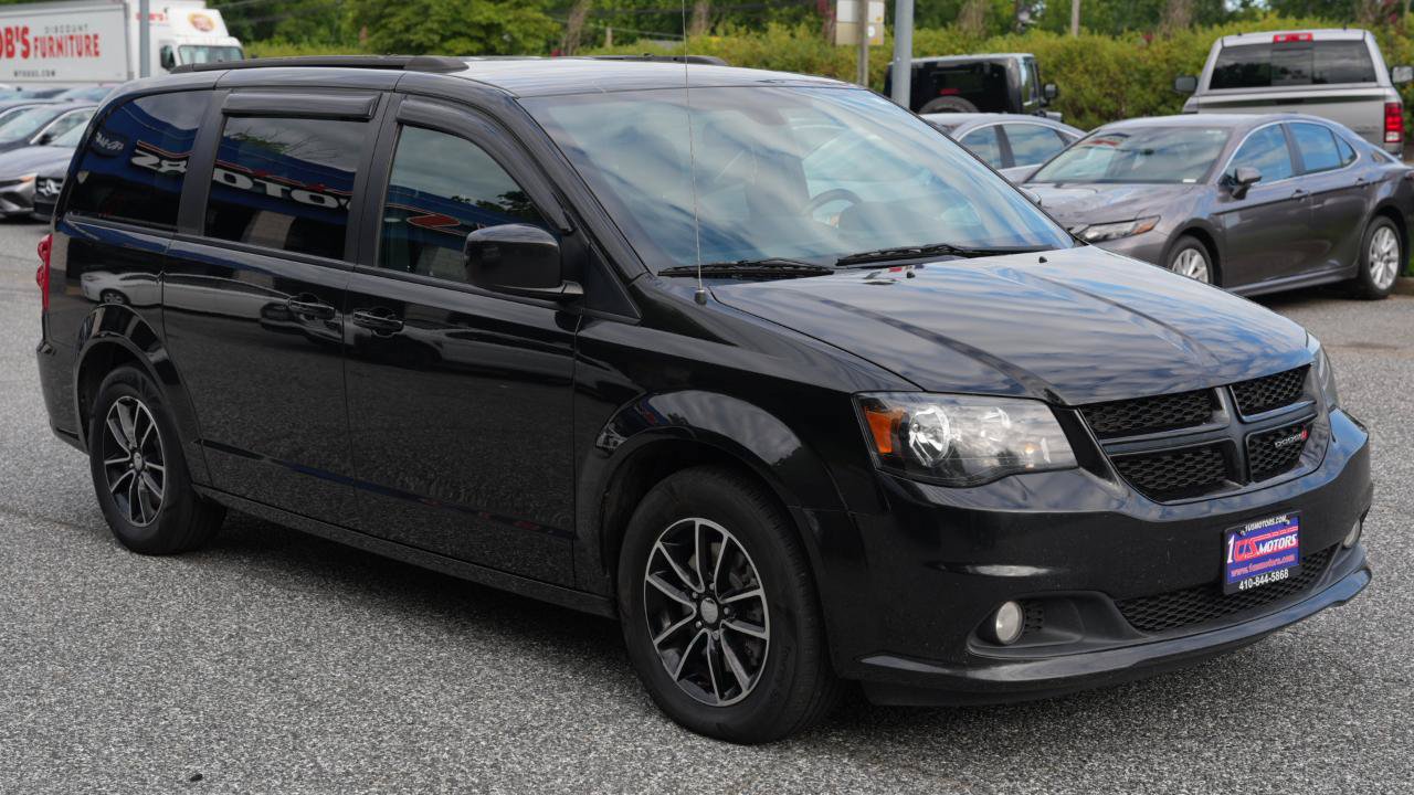 Used 2019 Dodge Grand Caravan SE FWD image 3