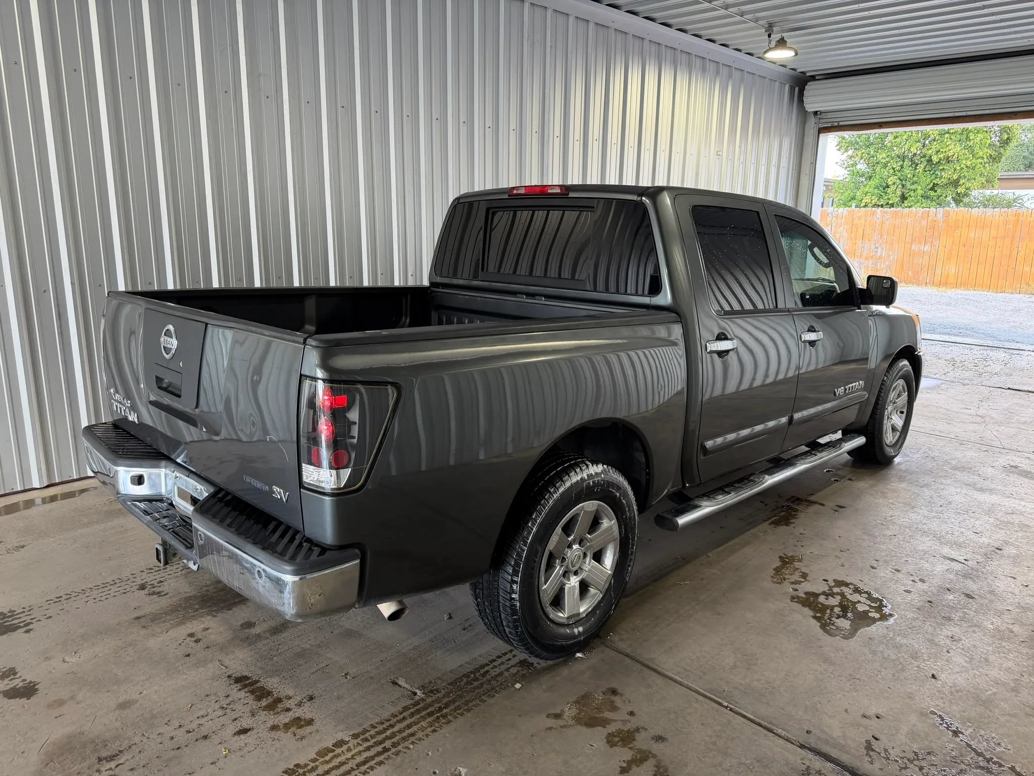 Used 2011 Nissan Titan SV RWD image 5