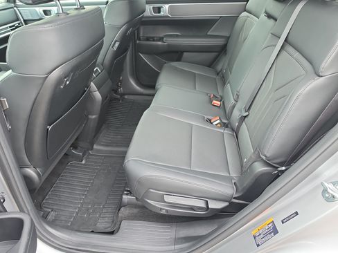 Used 2025 Hyundai Santa Fe SEL FWD image 17