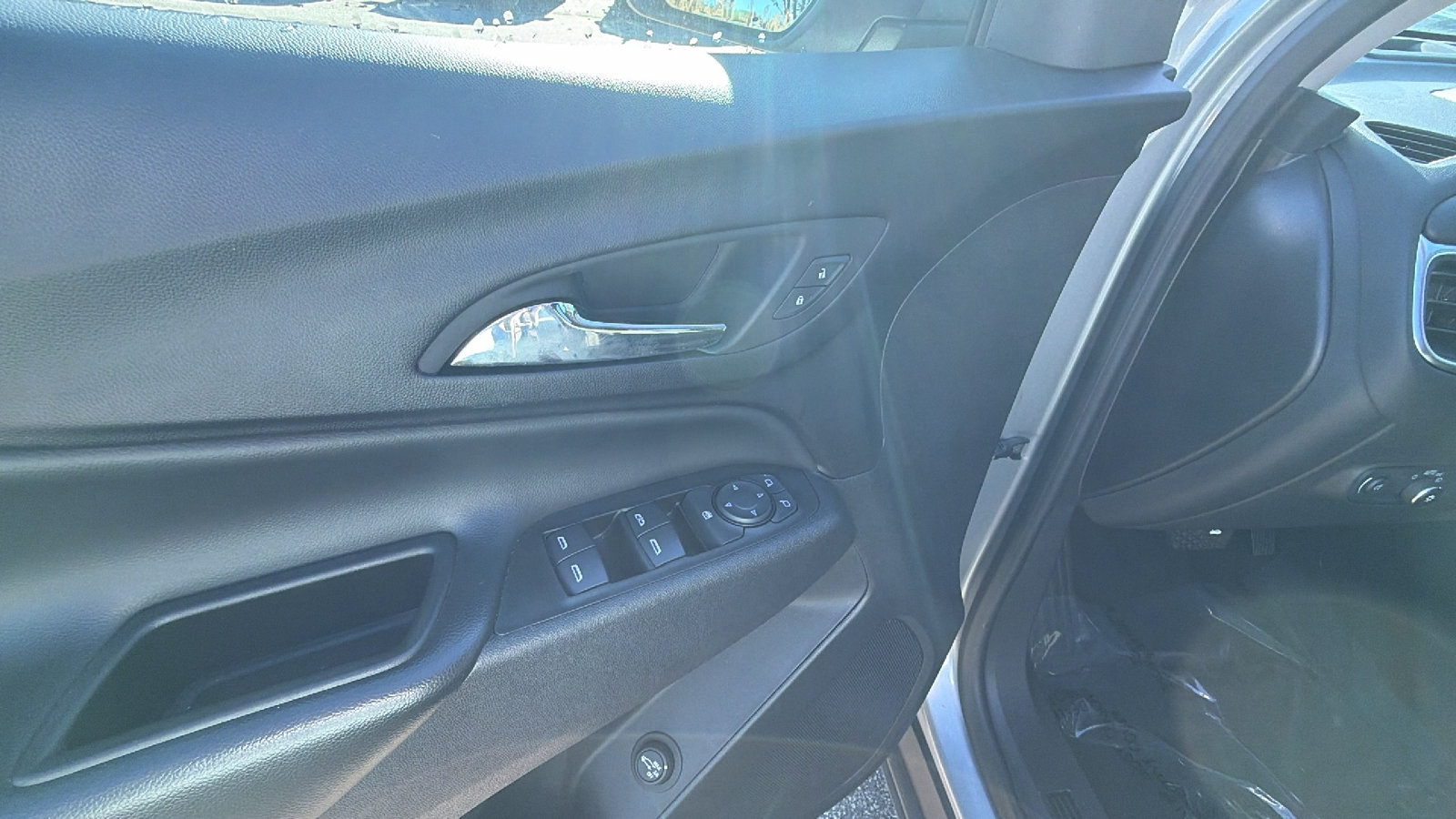 Used 2024 Chevrolet Equinox LT AWD/4WD image 15