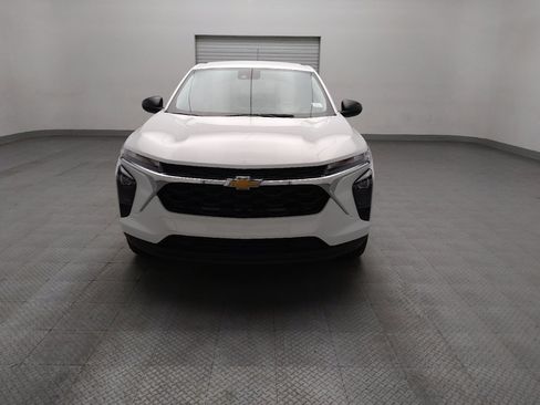 Used 2025 Chevrolet Trax LS FWD image 15