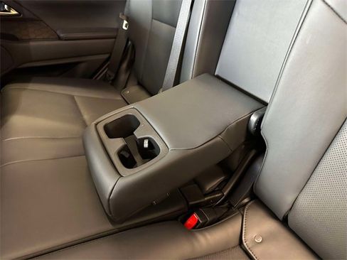 Used 2024 Lexus GX 550 image 25