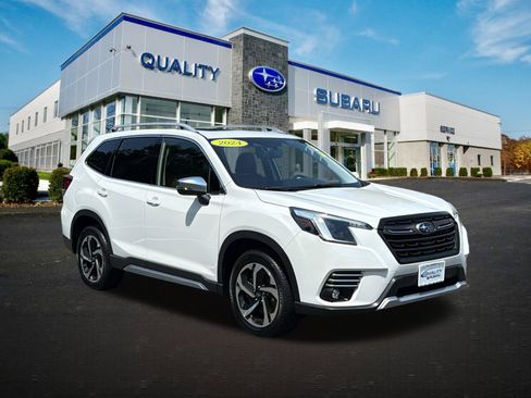 Used 2024 Subaru Forester Touring AWD/4WD image 2