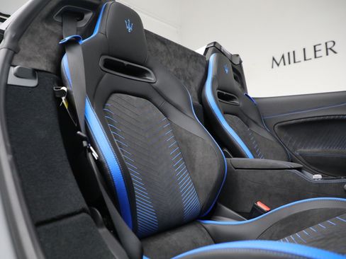 Used 2023 Maserati MC20 Spyder RWD image 39